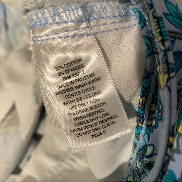 St. John's Bay Blue and Green Bermuda Women's Shorts Size 14 Soft - Picture 10 of 11